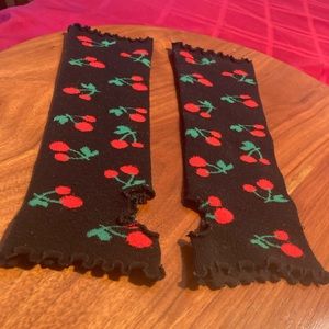 Arm warmers with thumb hole, cherry print